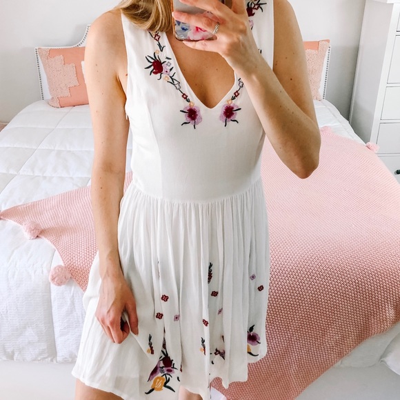 Altar'd State Dresses & Skirts - White Floral Embroidered Dress
